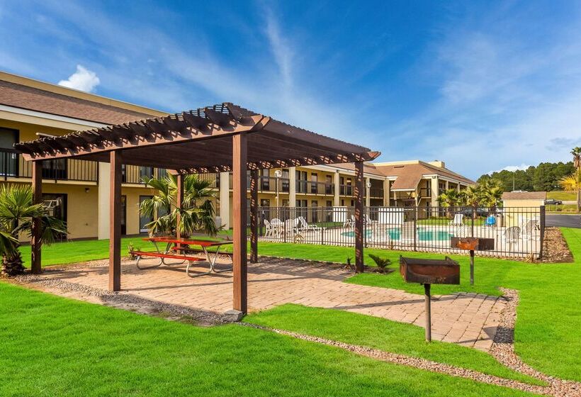 Отель Quality Inn Coliseum