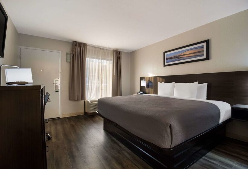 Отель Quality Inn Coliseum