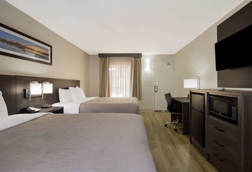 Отель Quality Inn Coliseum