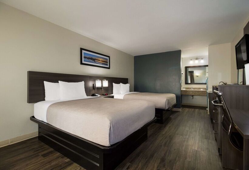 Отель Quality Inn Coliseum