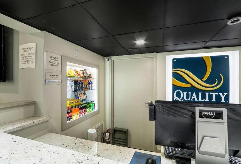 Отель Quality Inn Coliseum