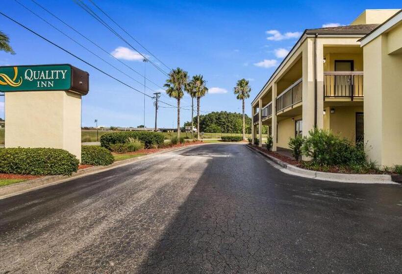 Отель Quality Inn Coliseum