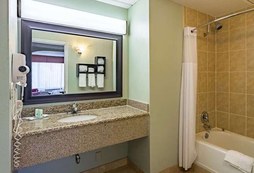 ホテル Quality Inn Columbus Near Fort Moore