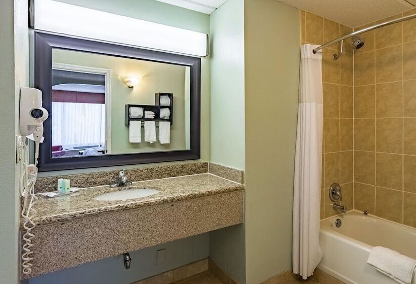 ホテル Quality Inn Columbus Near Fort Moore