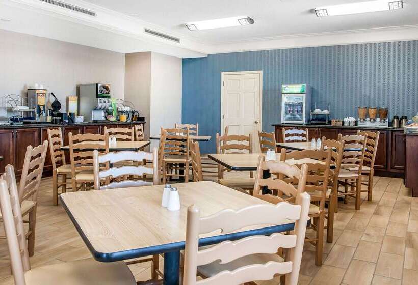 호텔 Quality Inn