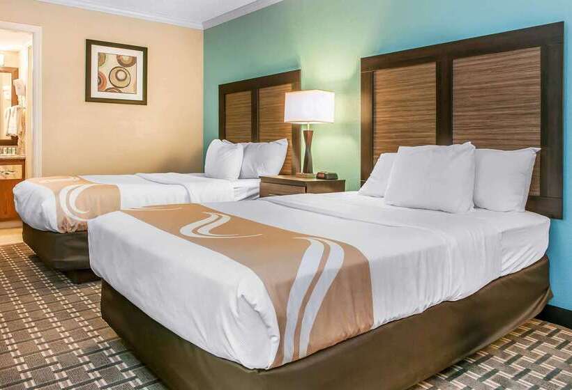 호텔 Quality Inn