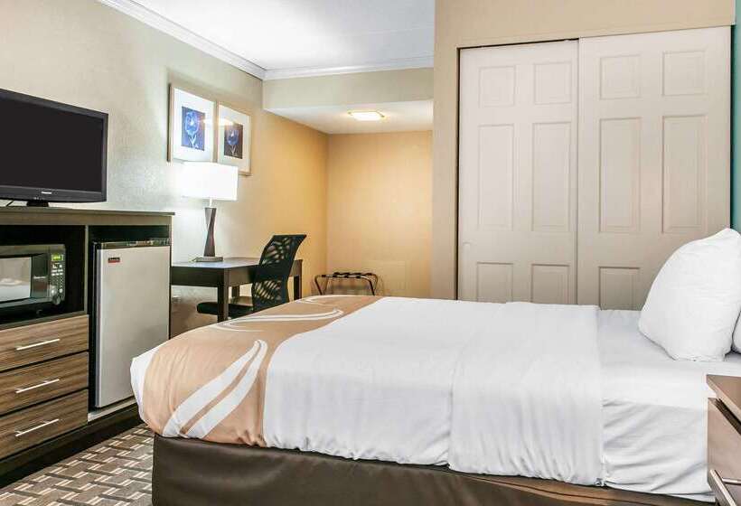 호텔 Quality Inn