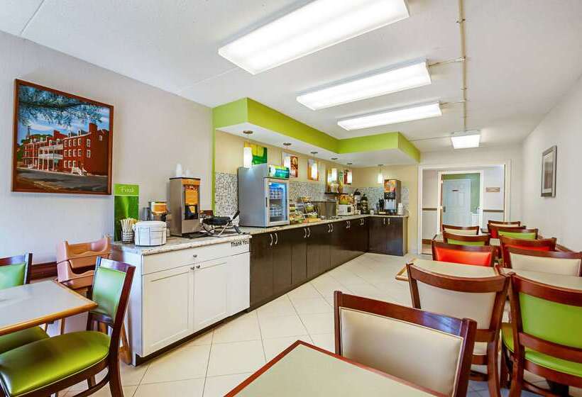 Отель Quality Inn