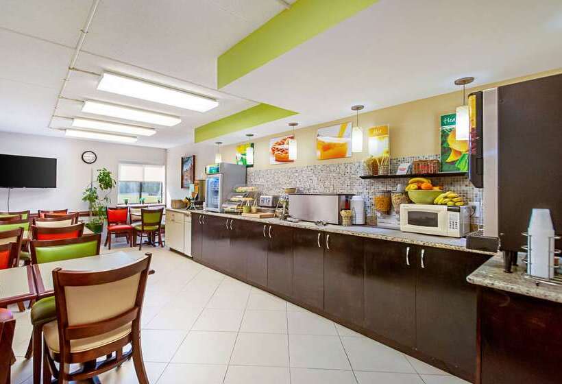 Отель Quality Inn