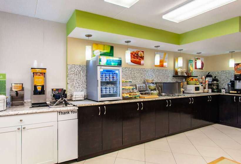 Отель Quality Inn