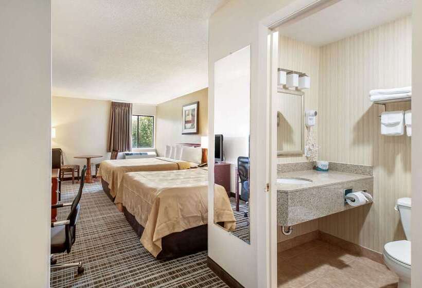 Отель Quality Inn