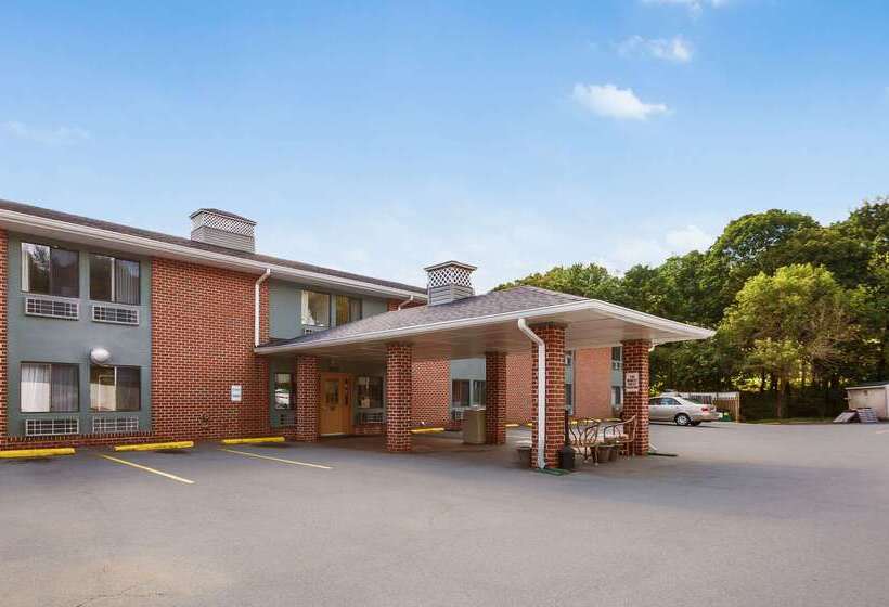 Отель Quality Inn