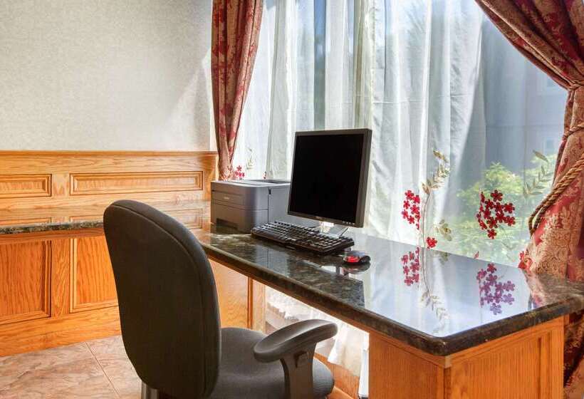 בית מלון כפרי Quality Inn Ledgewood  Dover