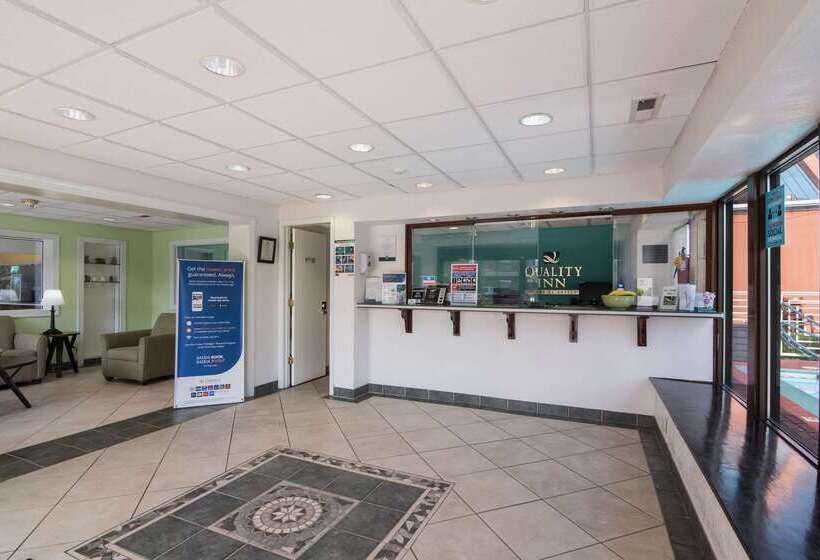 ホテル Quality Inn Little Creek