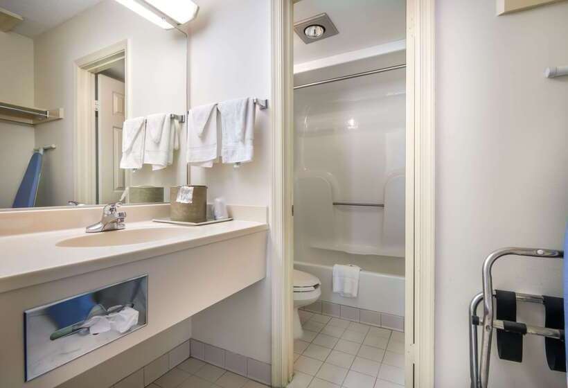 ホテル Quality Inn Little Creek