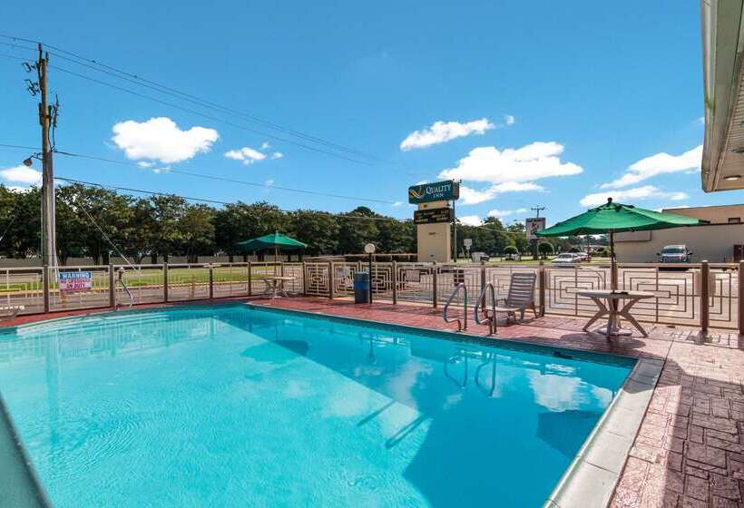هتل Quality Inn Little Creek