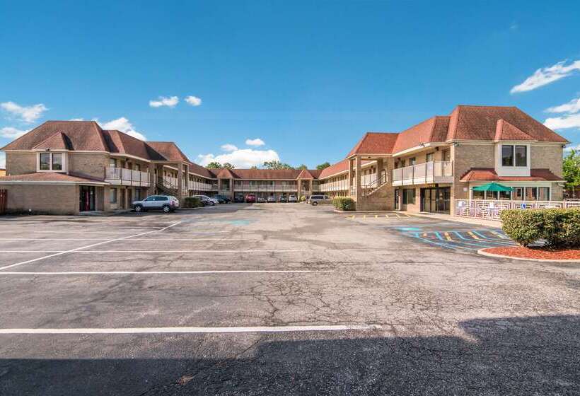 هتل Quality Inn Little Creek