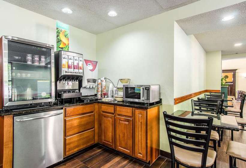 فندق La Casa Inn & Suites Middleboro