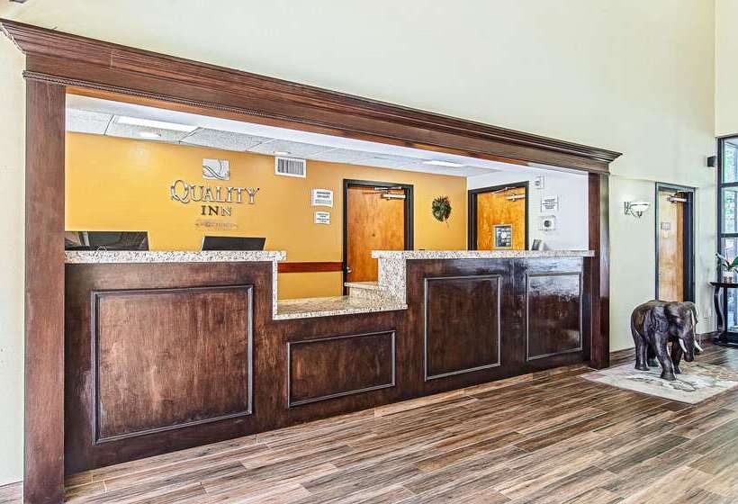 فندق La Casa Inn & Suites Middleboro