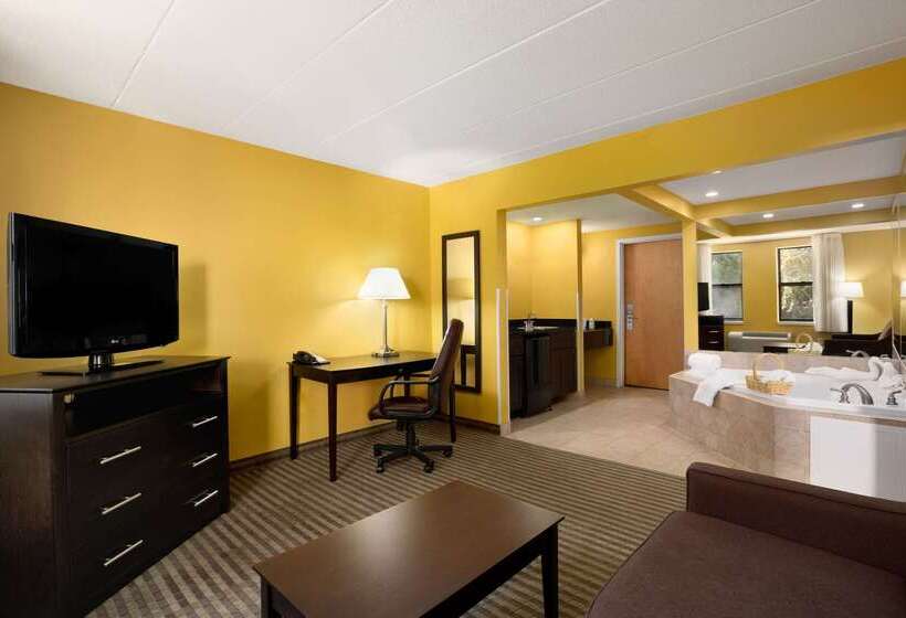 فندق La Casa Inn & Suites Middleboro
