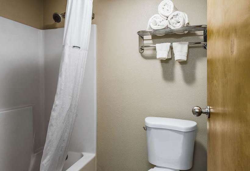 فندق La Casa Inn & Suites Middleboro