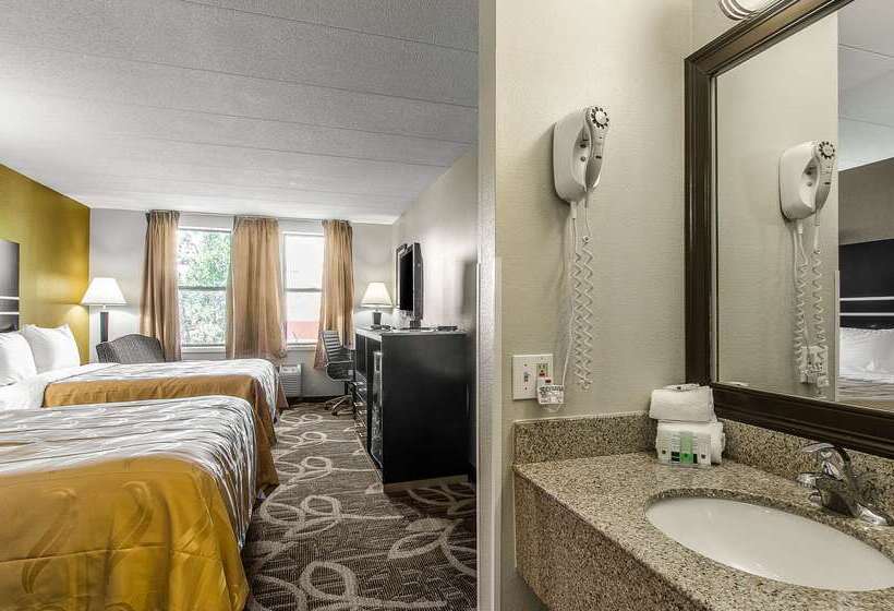 فندق La Casa Inn & Suites Middleboro