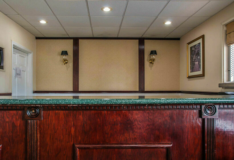 فندق Sunset Lodge