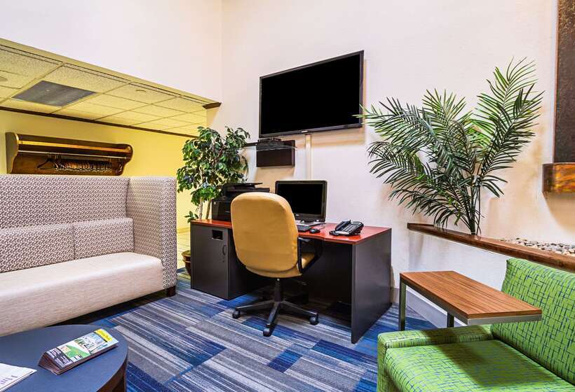 호텔 Quality Inn & Suites