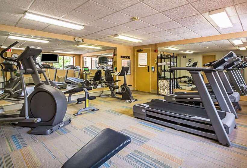 هتل Quality Inn & Suites