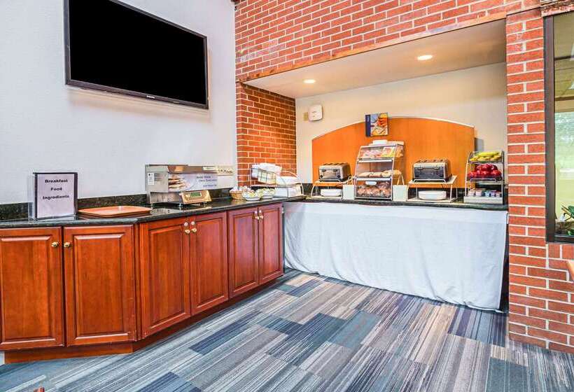 호텔 Quality Inn & Suites