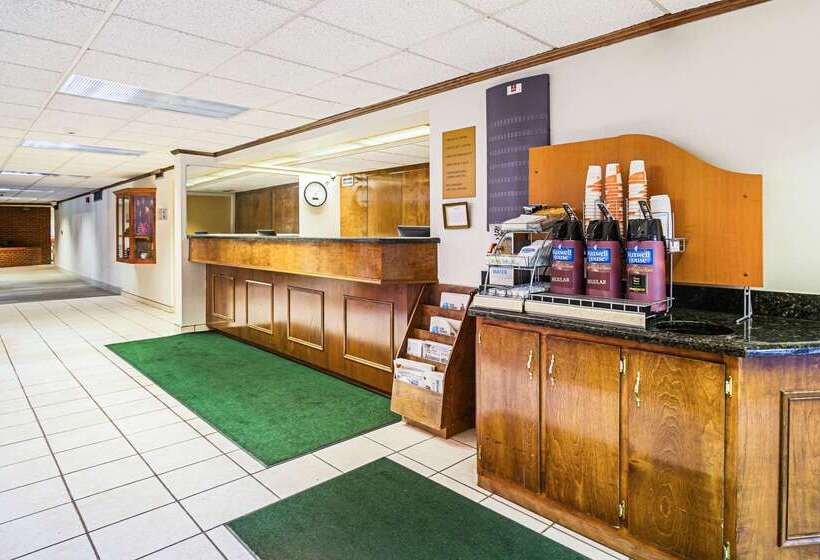 호텔 Quality Inn & Suites