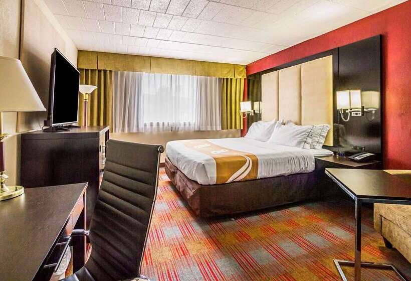 호텔 Quality Inn & Suites