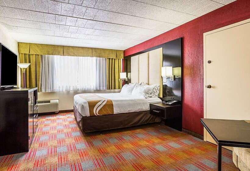 호텔 Quality Inn & Suites