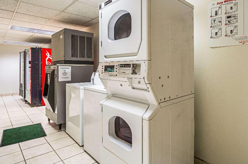 호텔 Quality Inn & Suites