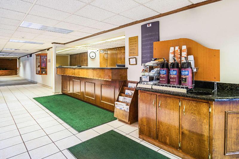 호텔 Quality Inn & Suites