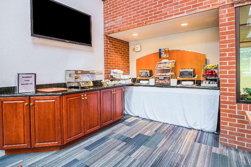 호텔 Quality Inn & Suites