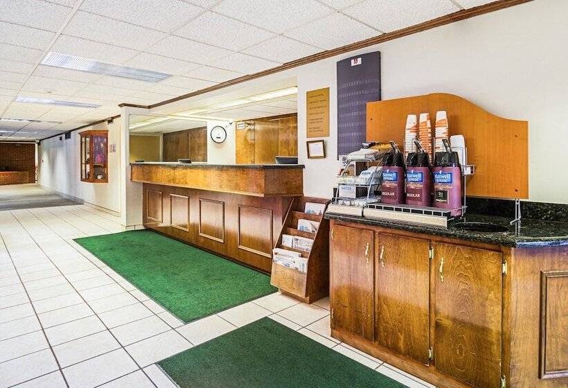 호텔 Quality Inn & Suites