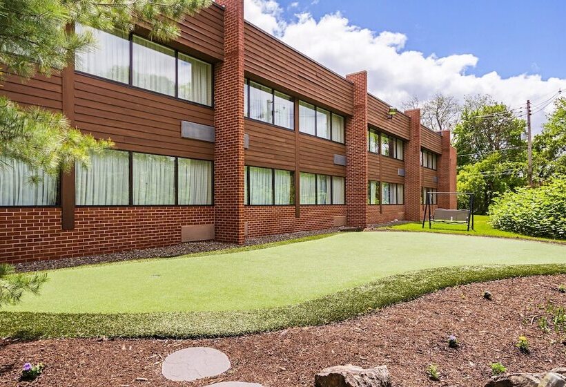 호텔 Quality Inn & Suites