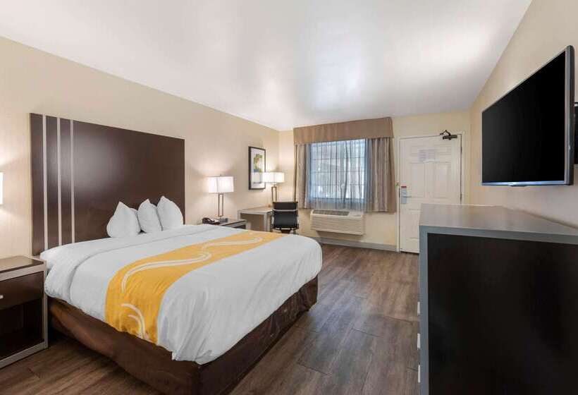 هتل Quality Inn & Suites Camarillooxnard