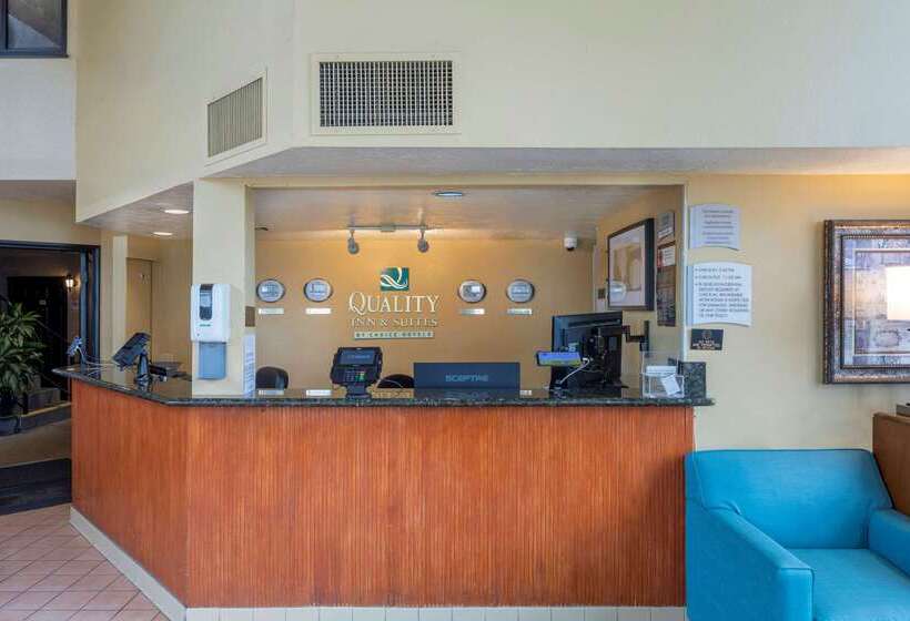 ホテル Quality Inn & Suites Camarillooxnard