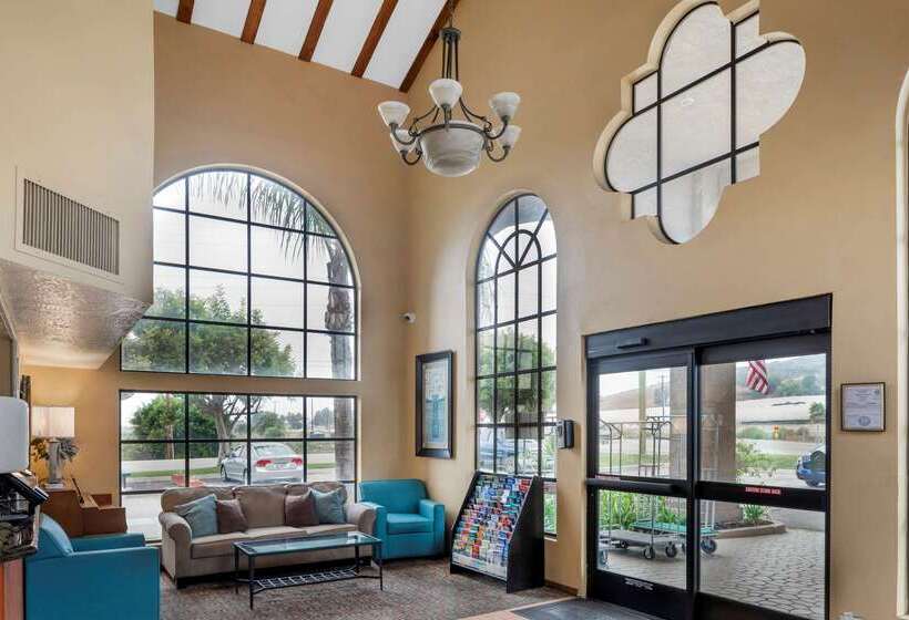 ホテル Quality Inn & Suites Camarillooxnard