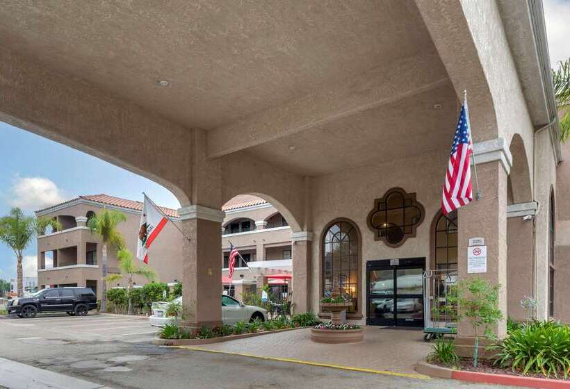 ホテル Quality Inn & Suites Camarillooxnard