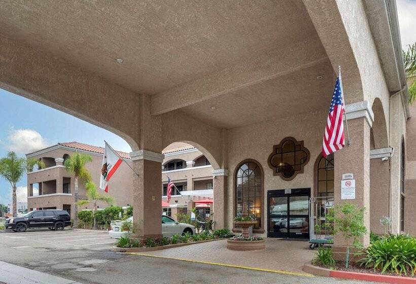 هتل Quality Inn & Suites Camarillooxnard