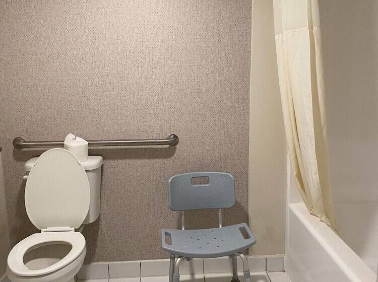 هتل Quality Inn & Suites Camarillooxnard