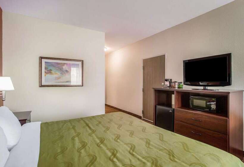 Отель Quality Inn & Suites Lawrence  University Area