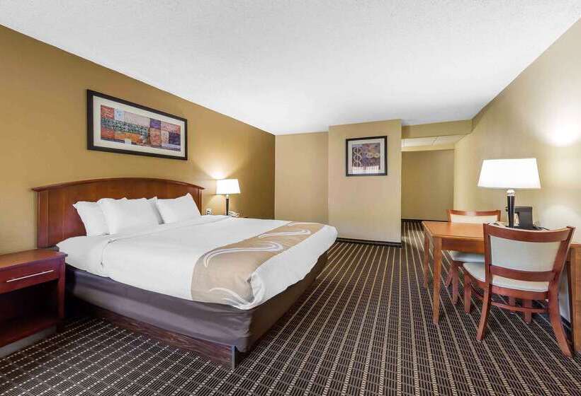 هتل Quality Inn & Suites Sevierville  Pigeon Forge