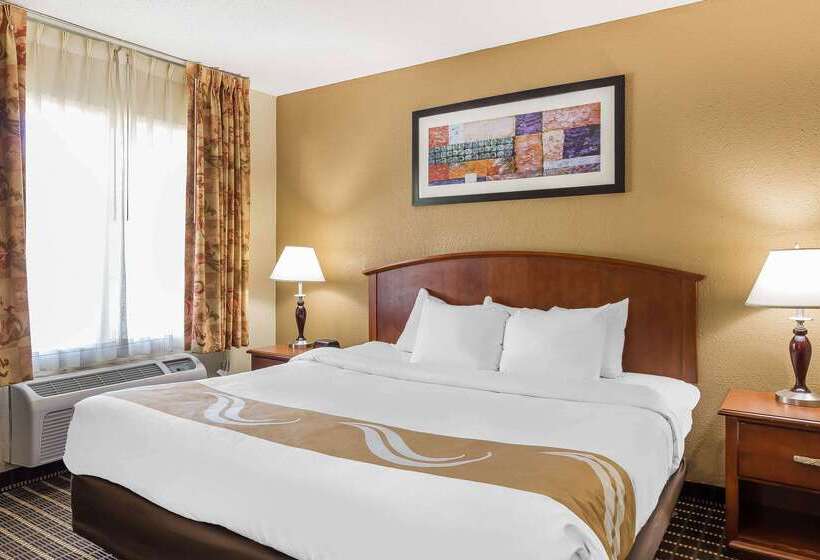 هتل Quality Inn & Suites Sevierville  Pigeon Forge