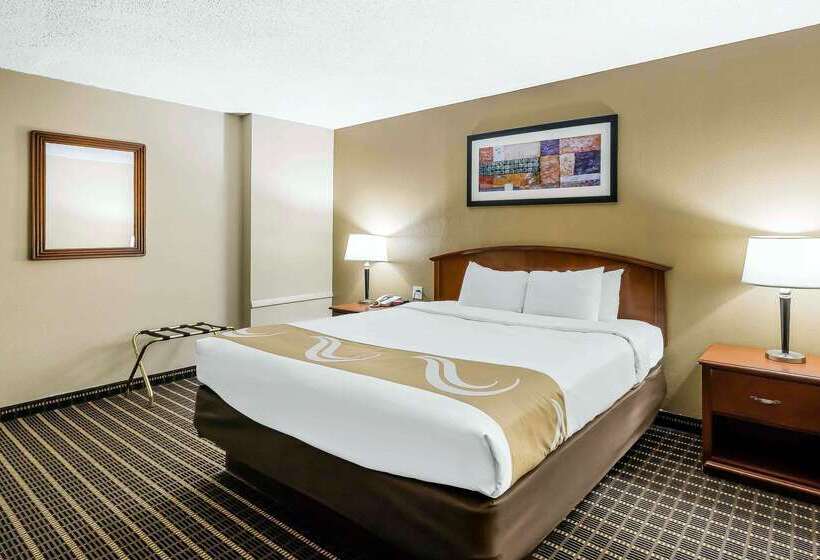 هتل Quality Inn & Suites Sevierville  Pigeon Forge