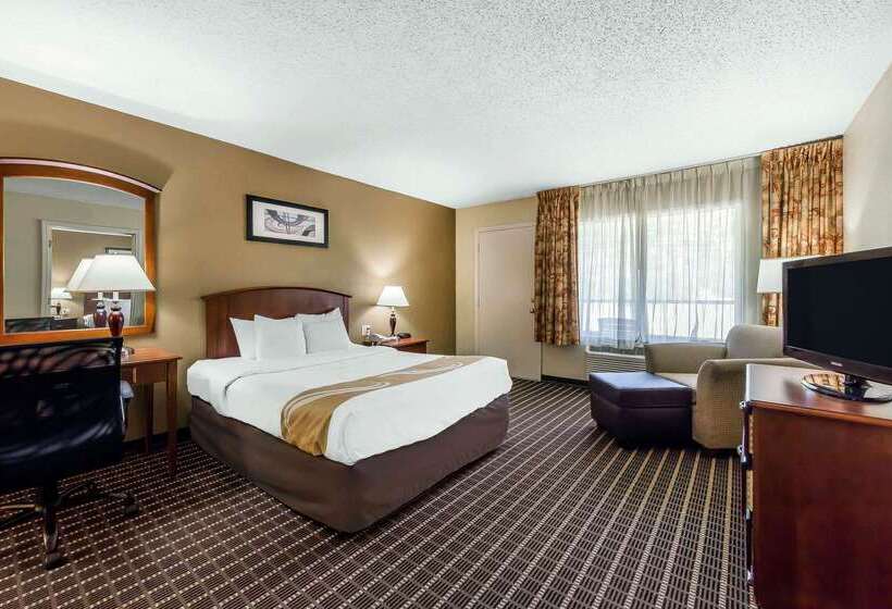 هتل Quality Inn & Suites Sevierville  Pigeon Forge