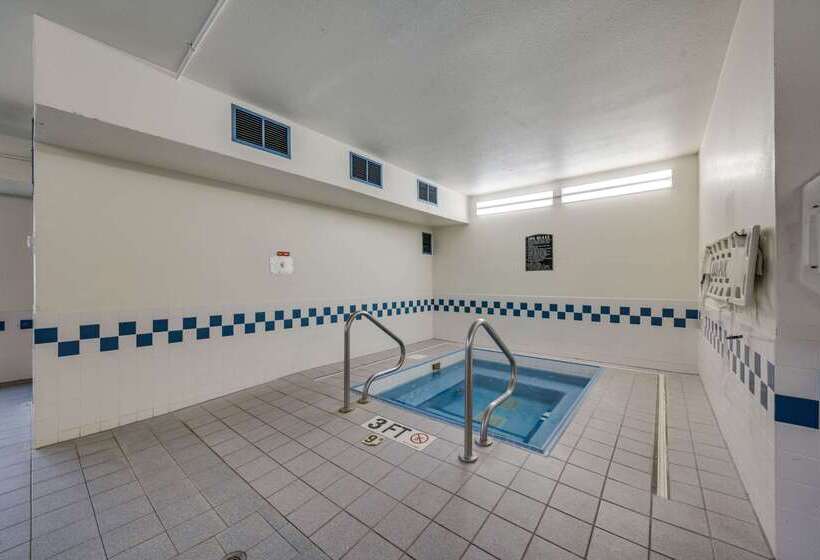 هتل Quality Inn & Suites South